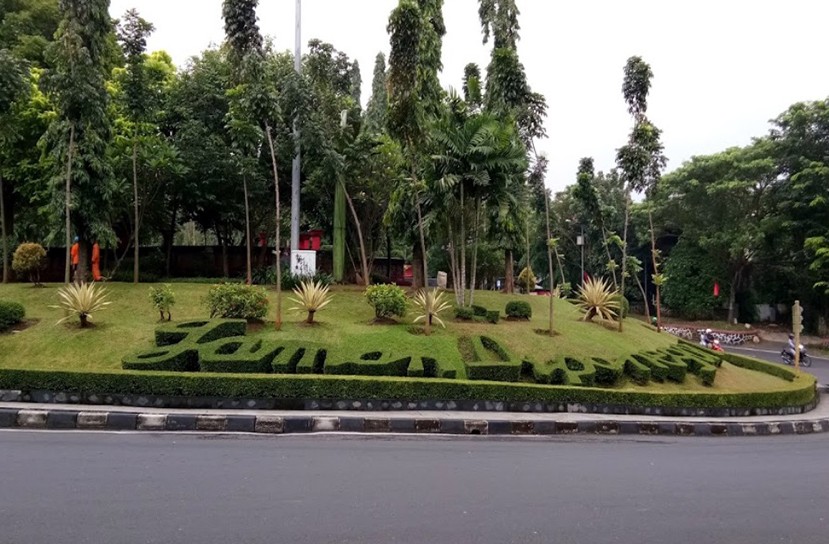 Taman diponegoro semarang city central java hiburan sejarah alamat bukit