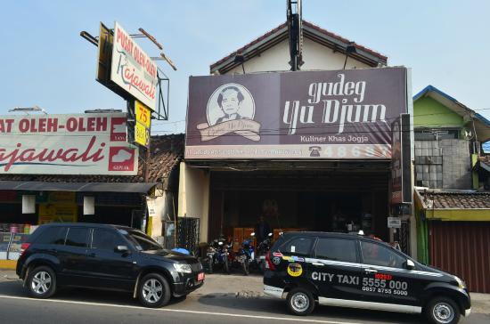 10 Lokasi Gudeg Yu Djum di Jogja Yang Perlu Kamu Ingat 3