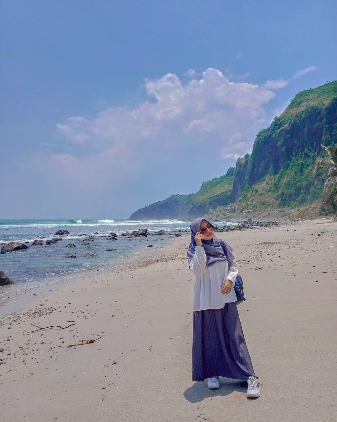 Potret Cantiknya Lokasi Pantai Menganti di Kebumen, Apakah Tempat Wisata Ini Buka Atau Ditutup? 5