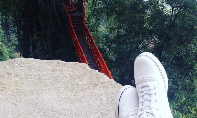 Jembatannya Instagramable Banget! Ini Dia Curug Ciherang Bogor 6