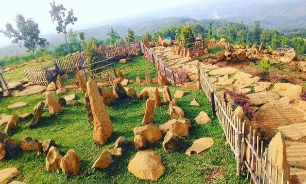 25 Tempat Wisata di Nganjuk Yang Menarik, Nomer 11 Bagus Banget! 6 Objek tempat wisata di nganjuk jawa timur terbaru murah alam kediri lengkong kertosono foto bukit cinta batu songgong jurang gatuk sawahan kabupaten menarik loceret nama ada air terjun terkenal pantai baru gambar apa saja