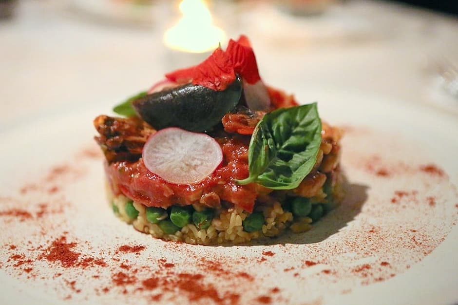 Gardin Bistro Bali, Sensasi Romantic Dinner Ditengah Hutan 3