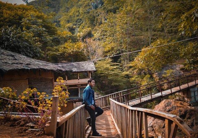 Cantiknya Curug Cakrawardana, Destinasi Pas Buat Weekend-an di Bogor 4 Cantiknya Curug Cakrawardana, Destinasi Pas Buat Weekend-an di Bogor 4