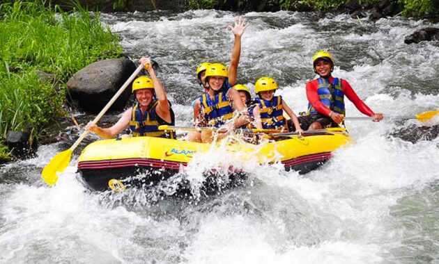 Suka Olahraga Menantang? Coba Telaga Waja Rafting Bali 8