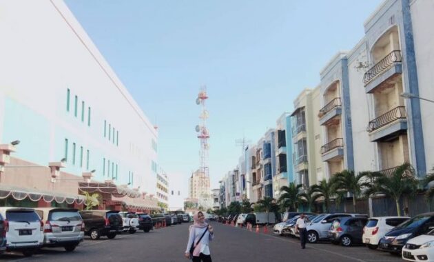 Mengenal Jembatan Merah Plaza, Mall Grosir Pertama di Surabaya 2 Mengenal Jembatan Merah Plaza, Mall Grosir Pertama di Surabaya 2