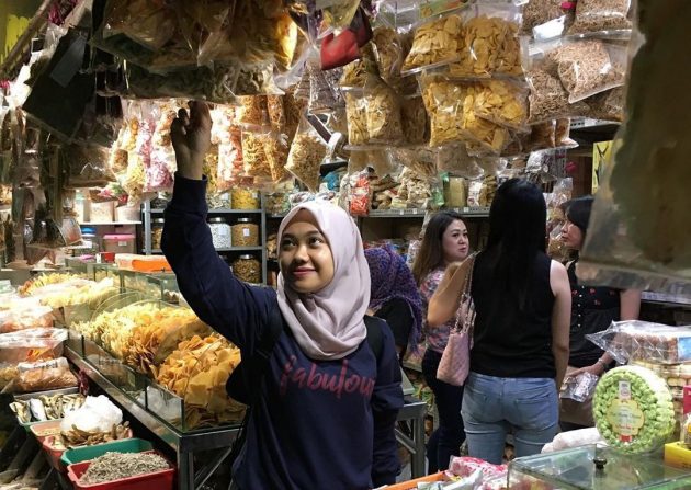 Berburu Oleh Oleh Murah di Surabaya? Pasar Genteng Tempatnya 4