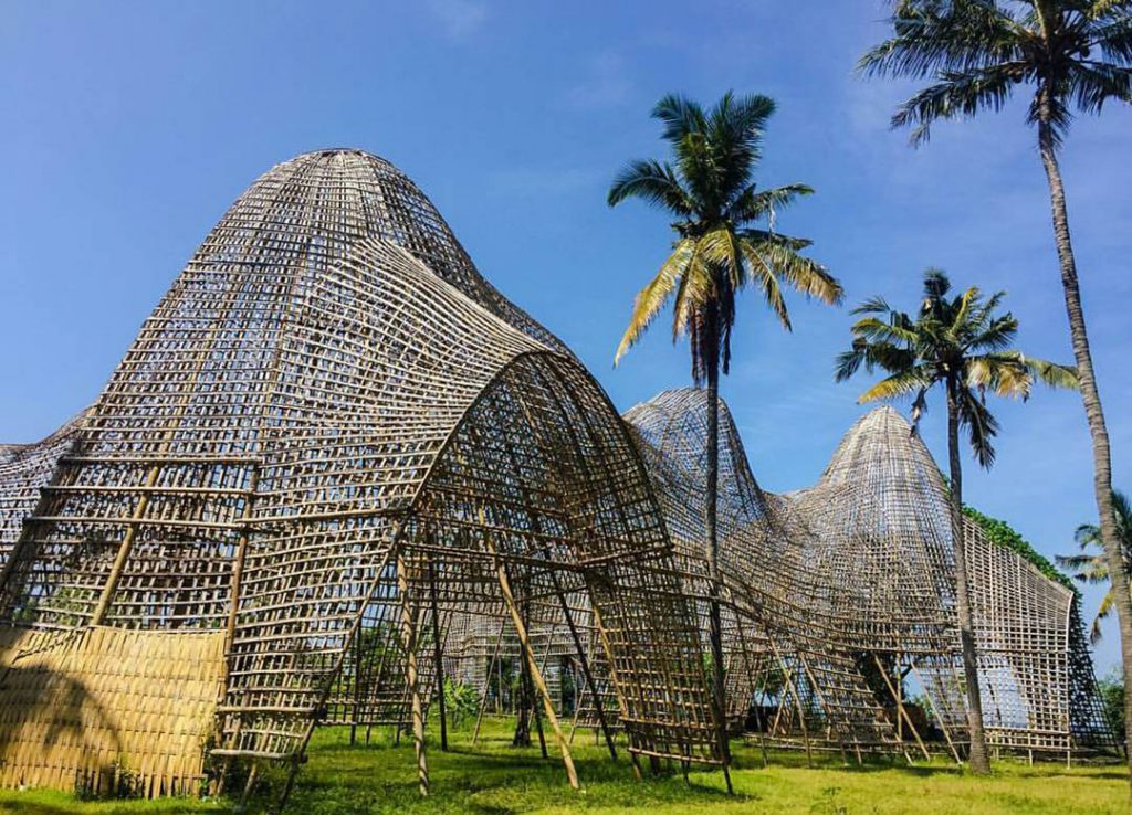 10 Foto Rumah Bambu Pengalon, Harga Tiket Masuk Lokasi