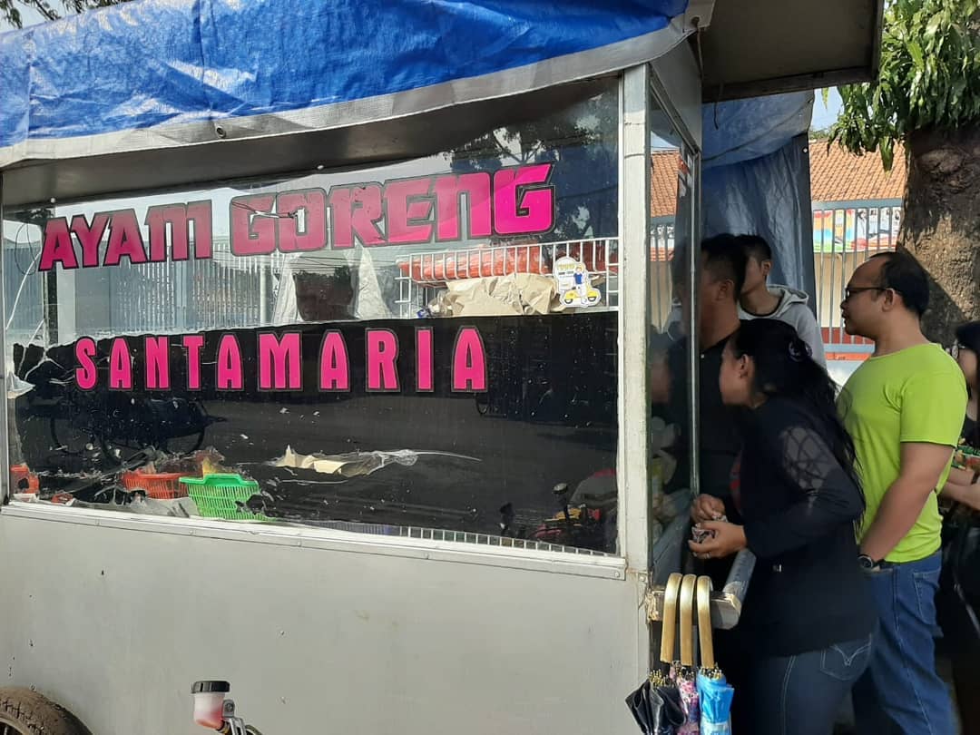 Ayam Goreng Santa Maria, Kuliner Cirebon Rekomendasi Para Youtuber 5