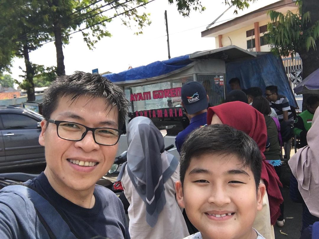 Ayam Goreng Santa Maria, Kuliner Cirebon Rekomendasi Para Youtuber 9