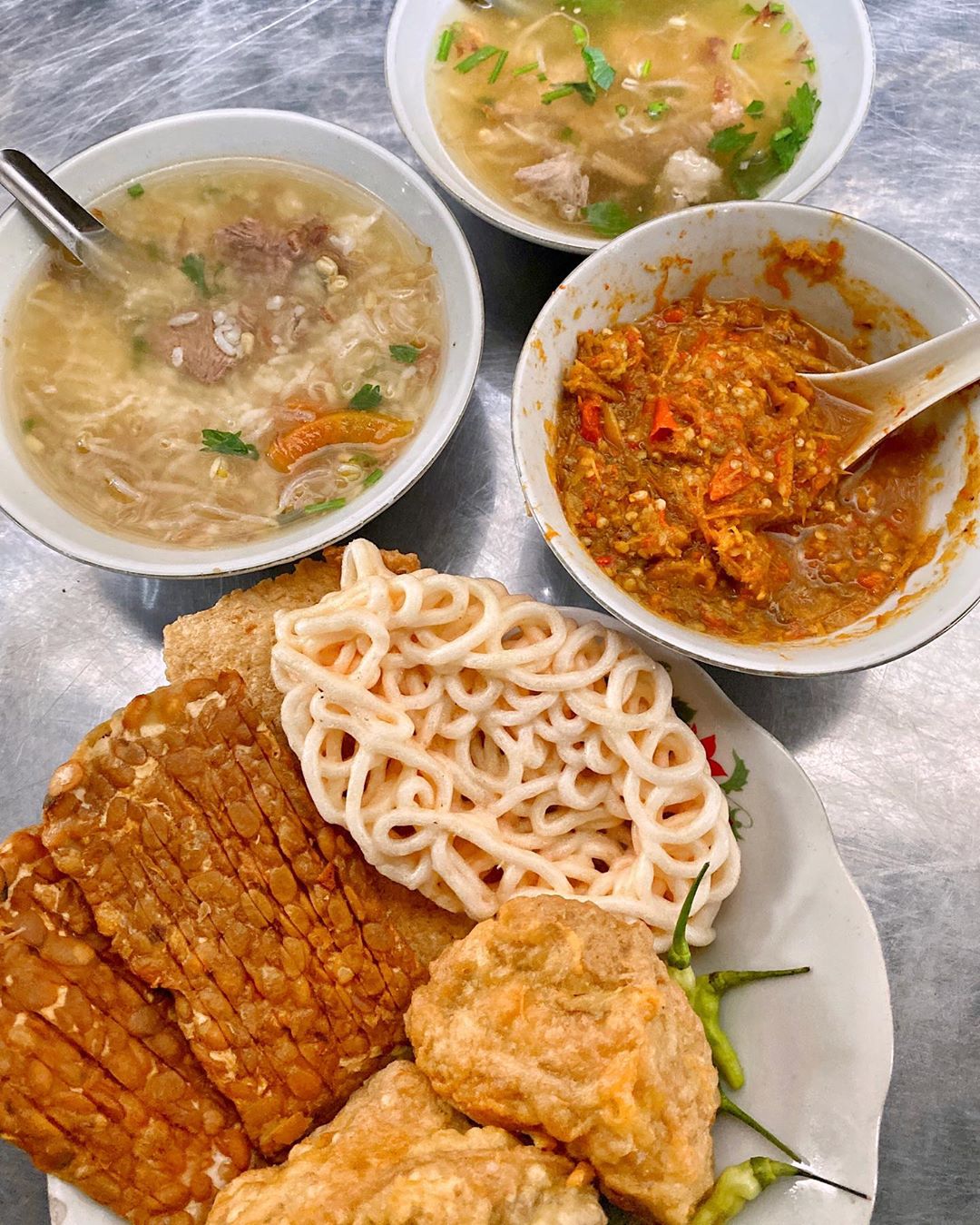 Soto Triwindu, Kuliner Legendaris Asal Surakarta Yang Bikin Kangen Rumah 4