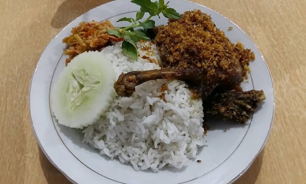 Ke Sidoarjo, Jangan Lupa Icip Icip Bebek Sinjay Ya! 1