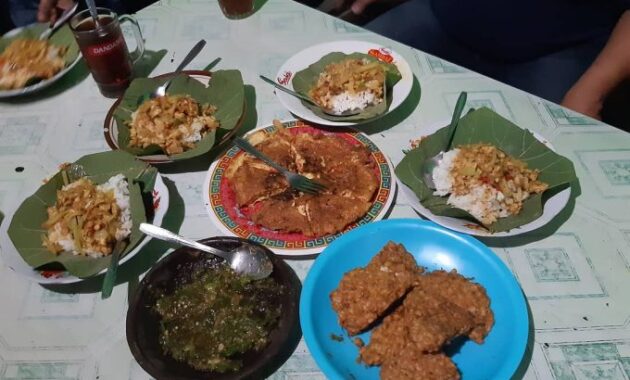 Kulineran Tengah Malam di Tegal, Sega Warsa Pagerbarang Solusinya 1