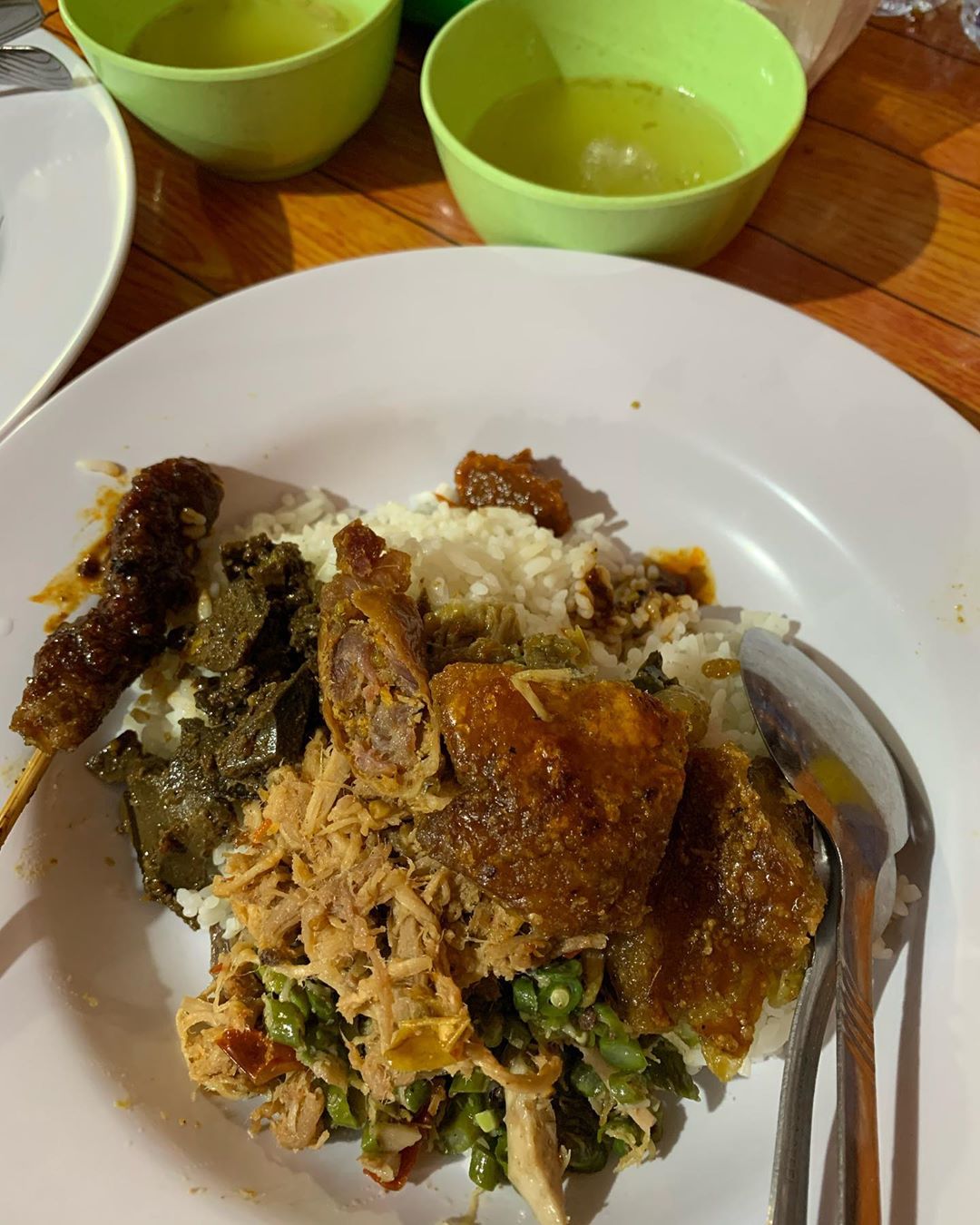 Hunting Babi Guling Enak dan Murah? Warung Men Sedu Tempatnya 7