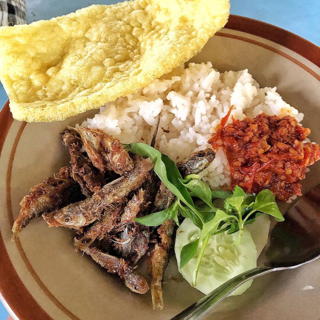 Warung Iwak Wader Dermaga Kediri, Kuliner Pinggir Kali Yang Bikin Nagih 4