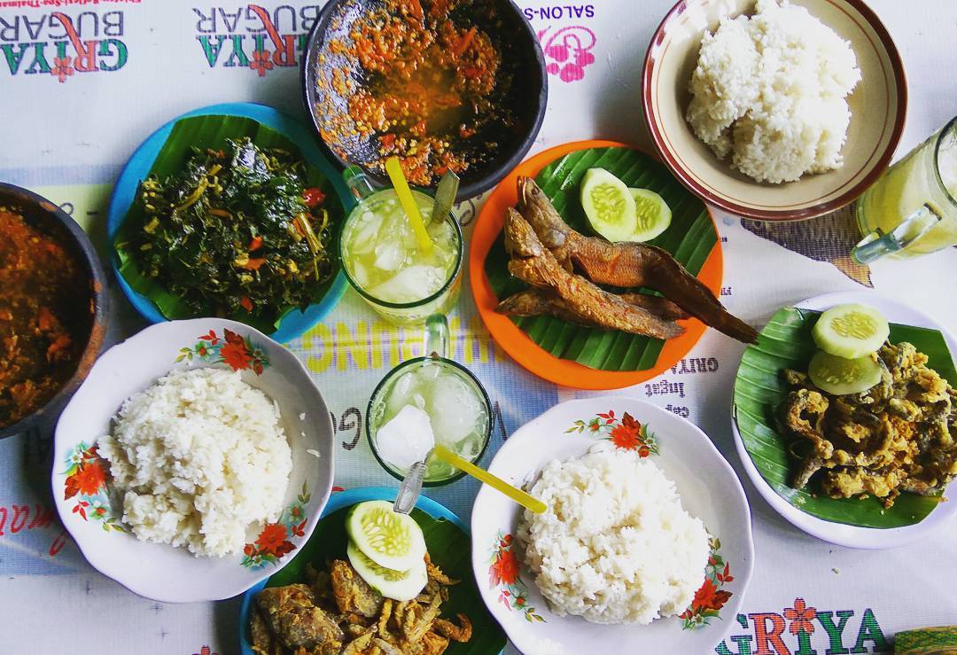 Warung Iwak Wader Dermaga Kediri, Kuliner Pinggir Kali Yang Bikin Nagih 7