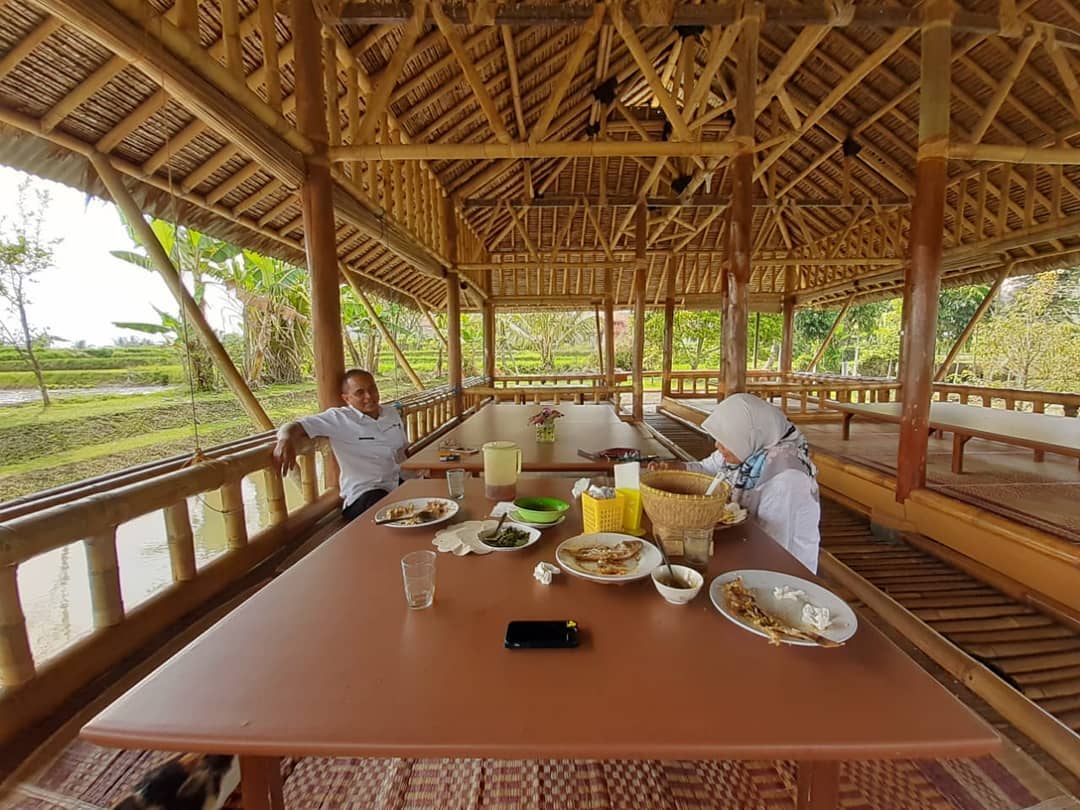 10 Rekomendasi Tempat Makan Kekinian di Wilayah Tasikmalaya Yang Murah dan Lagi Hits 1 10 Rekomendasi Tempat Makan Kekinian di Wilayah Tasikmalaya Yang Murah dan Lagi Hits 1