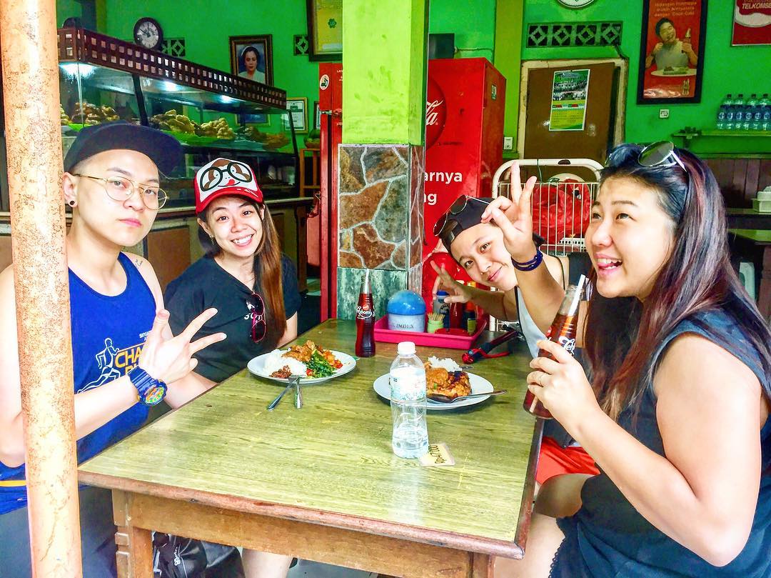 10 Rekomendasi Daftar Tempat Makan Enak di Kuta Bali dan Adakah Restoran Yang Halal? 1