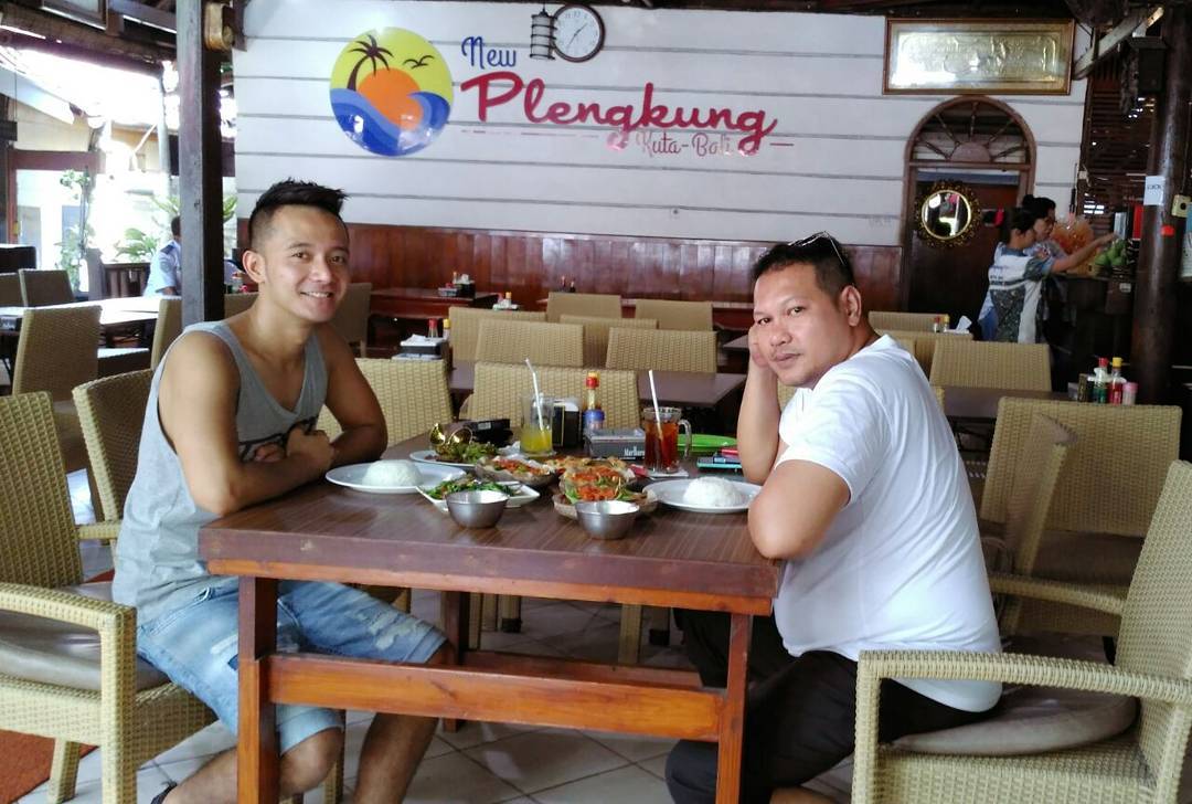 10 Rekomendasi Daftar Tempat Makan Enak di Kuta Bali dan Adakah Restoran Yang Halal? 3