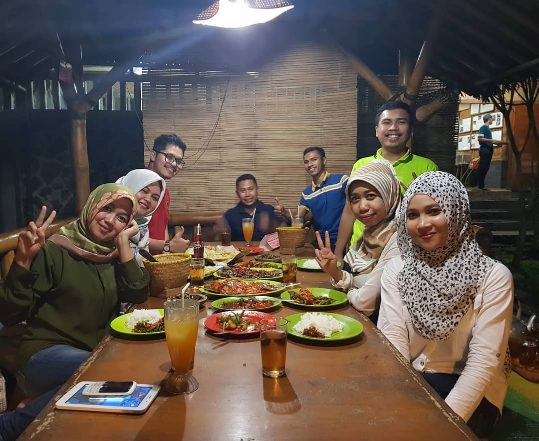 10 Rekomendasi Tempat Makan Kekinian di Wilayah Tasikmalaya Yang Murah dan Lagi Hits 4 10 Rekomendasi Tempat Makan Kekinian di Wilayah Tasikmalaya Yang Murah dan Lagi Hits 4