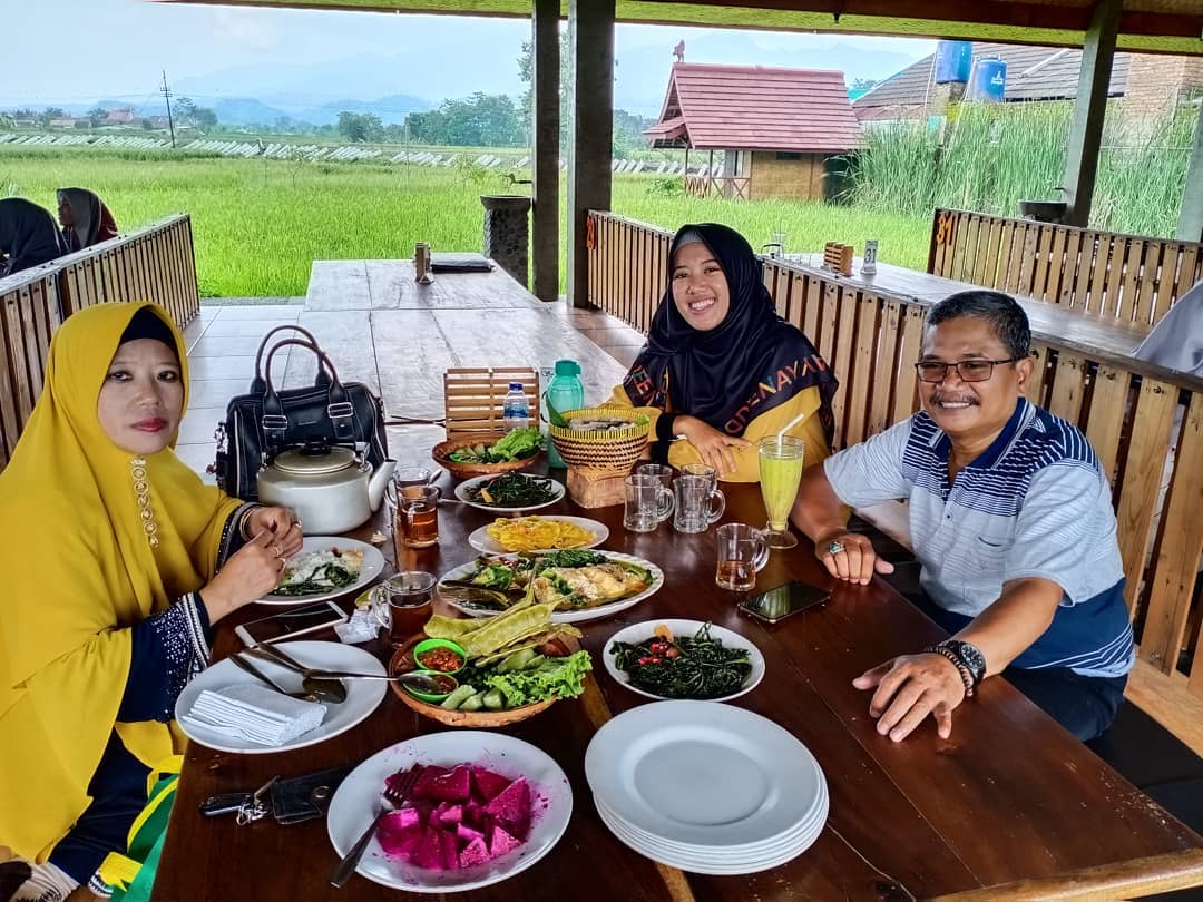 10 Rekomendasi Tempat Makan Kekinian di Wilayah Tasikmalaya Yang Murah dan Lagi Hits 5 10 Rekomendasi Tempat Makan Kekinian di Wilayah Tasikmalaya Yang Murah dan Lagi Hits 5