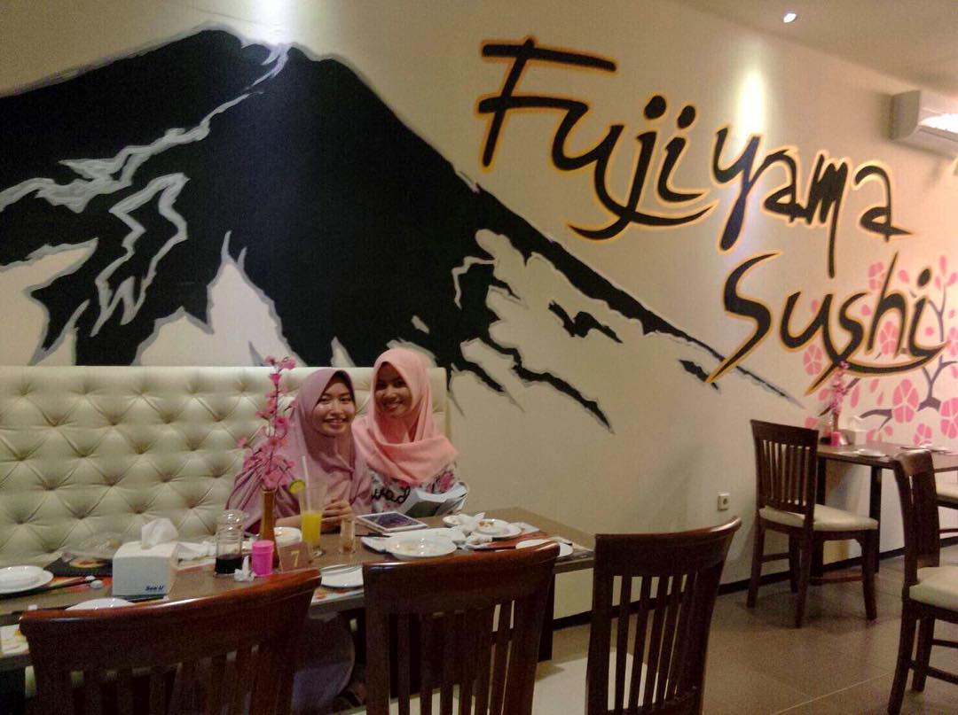 10 Tempat Makan Terbaik di Jember Bisa Untuk Keluarga Yang Enak dan Adakah Seafood Atau Steak? 5