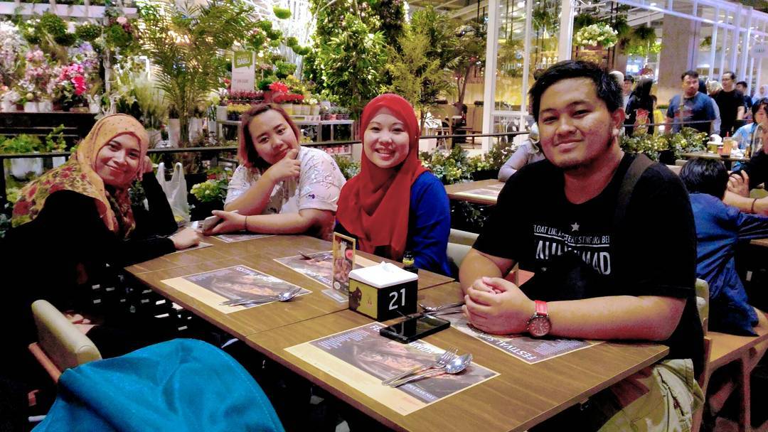 10 Daftar Tempat Makan di Living World Alam Sutera dan Adakah Restoran Jepang Atau Korea? 5