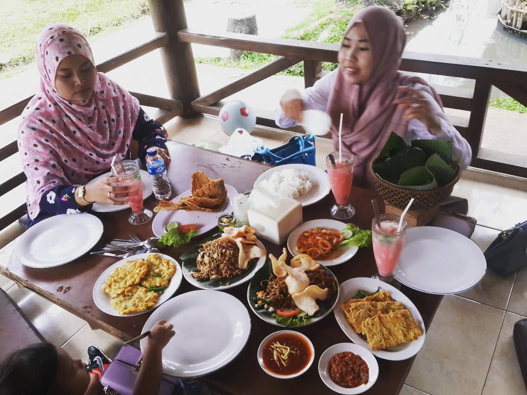 10 Daftar Pilihan Tempat Makan Enak di Serpong Yang Murah dan Recommended Bisa Untuk Keluarga 6