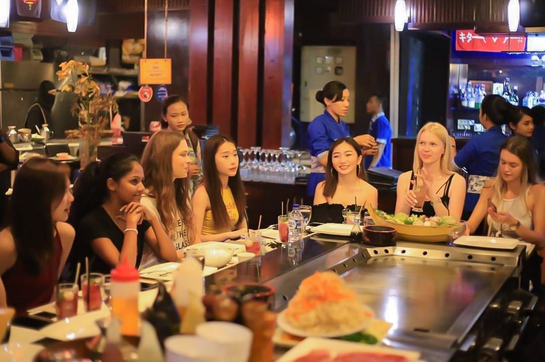 10 Rekomendasi Daftar Tempat Makan Enak di Kuta Bali dan Adakah Restoran Yang Halal? 7