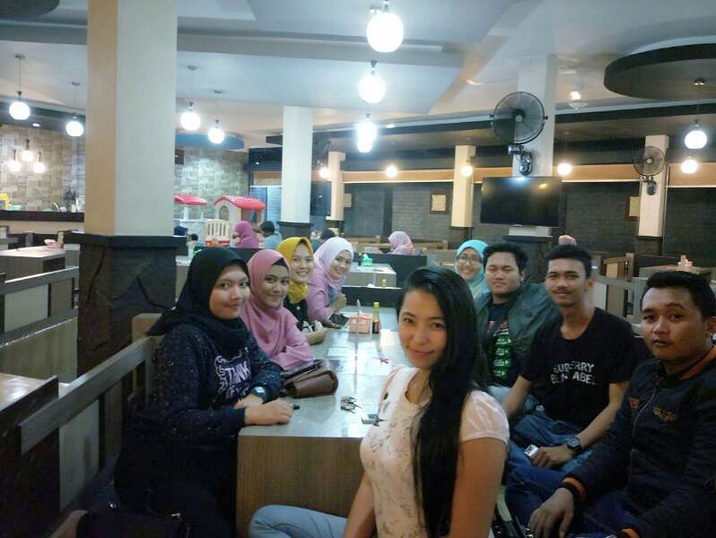 10 Tempat Makan di Pontianak Yang Bagus Bisa Untuk Keluarga dan Apakah Ada Playground? 9