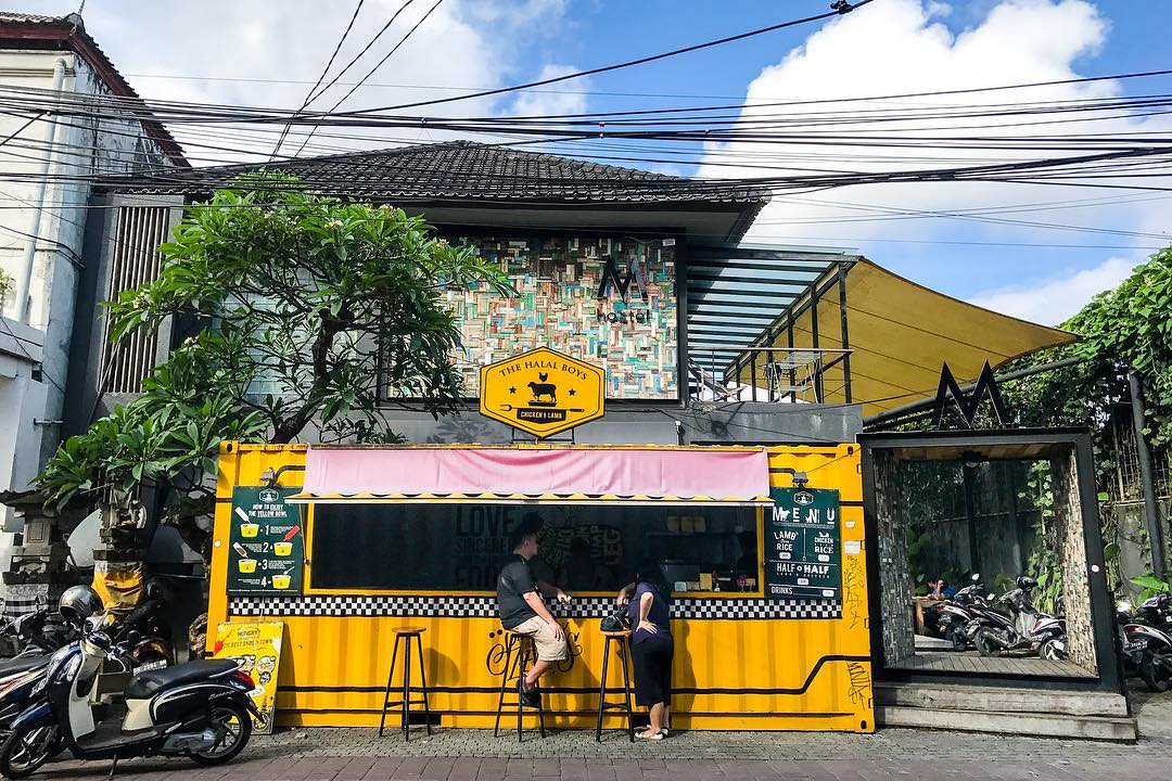 10 Rekomendasi Daftar Tempat Makan Enak di Kuta Bali dan Adakah Restoran Yang Halal? 9