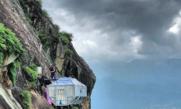 Eksotisnya Hotel Gantung Tebing Parang Purwakarta dan Berapa Harga Penginapannya? 1 Eksotisnya Hotel Gantung Tebing Parang Purwakarta dan Berapa Harga Penginapannya? 1