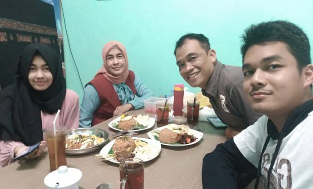 10 Rekomendasi Tempat Makan di Banjarmasin Yang Murah dan Oke Buat Wisata Kuliner 13 10 Rekomendasi Tempat Makan di Banjarmasin Yang Murah dan Oke Buat Wisata Kuliner