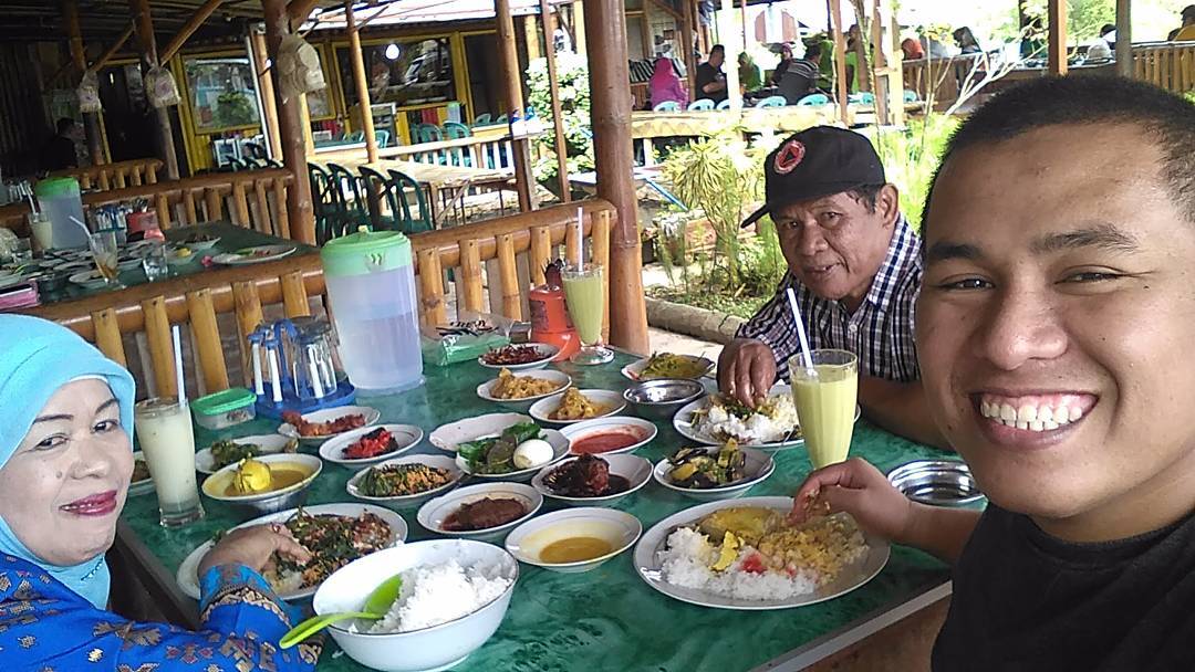 Daftar Rekomendasi Restoran All You Can Eat di Daerah Padang Yang Bisa Dijadikan Alternatif 4