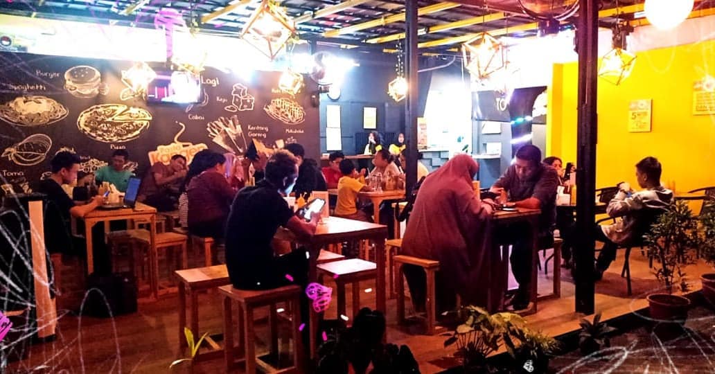 10 Tempat Makan di Kalibata City dan Adakah Restoran Jepang Sekitar Apartemen Atau Mall? 2