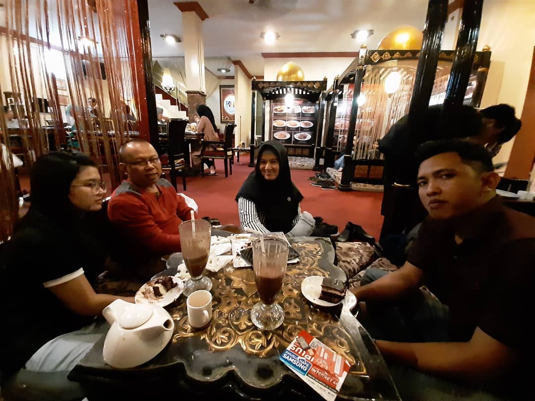 10 Tempat Makan di Kalibata City dan Adakah Restoran Jepang Sekitar Apartemen Atau Mall? 4