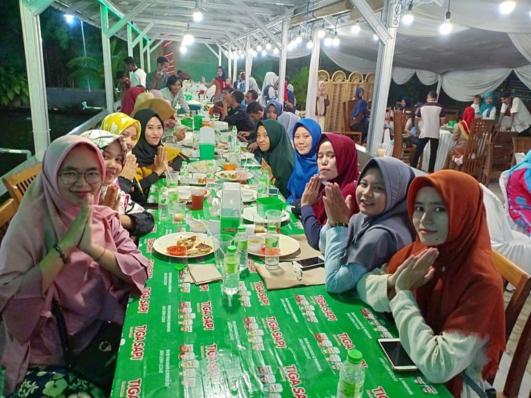 10 Tempat Makan Enak di Lampung Bisa Untuk Keluarga Yang Bagus Daerah Timur Atau Selatan 4 10 Tempat Makan Enak di Lampung Bisa Untuk Keluarga Yang Bagus Daerah Timur Atau Selatan 4