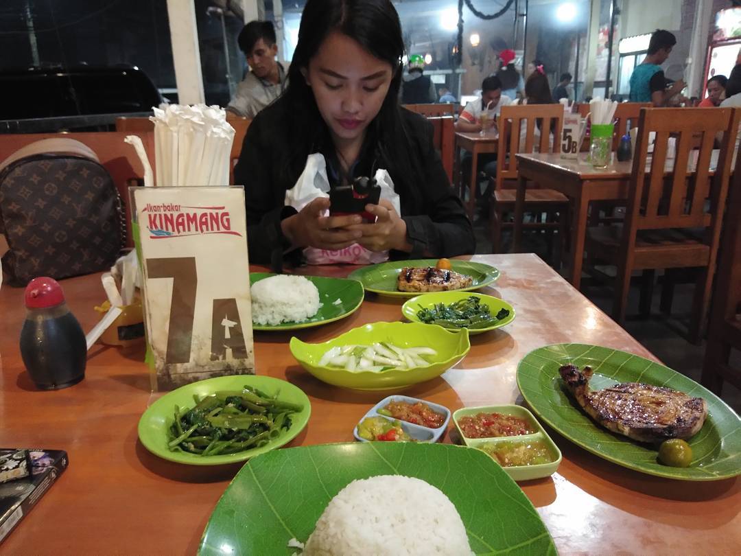 10 Tempat Makan Enak di Manado Yang Terkenal dan Adakah Restoran Seafood Atau Steak? 4 10 Tempat Makan Enak di Manado Yang Terkenal dan Adakah Restoran Seafood Atau Steak? 4