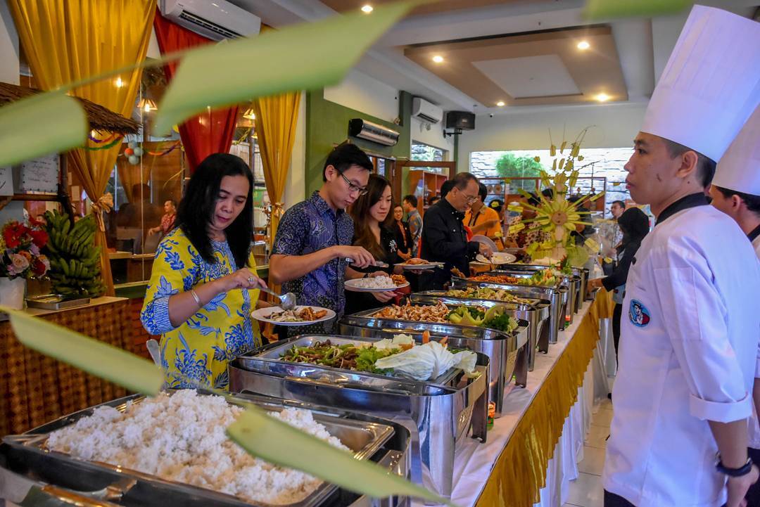 Ini Dia 10 Tempat Yang Wajib Kamu Datangi Jika Mau Makan di Cibinong Bisa Untuk Keluarga 2 Ini Dia 10 Tempat Yang Wajib Kamu Datangi Jika Mau Makan di Cibinong Bisa Untuk Keluarga 2