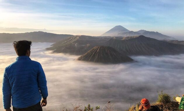 10 Daftar Gunung Berapi Aktif Yang Ada di Jawa Timur ...