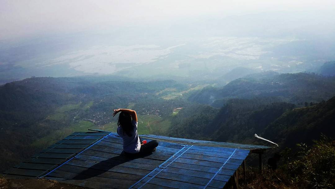 10 Rekomendasi Wisata Gunung di Daerah Jogja Yang Punya Panorama Epic Bikin Kalian Lupa Pulang 6