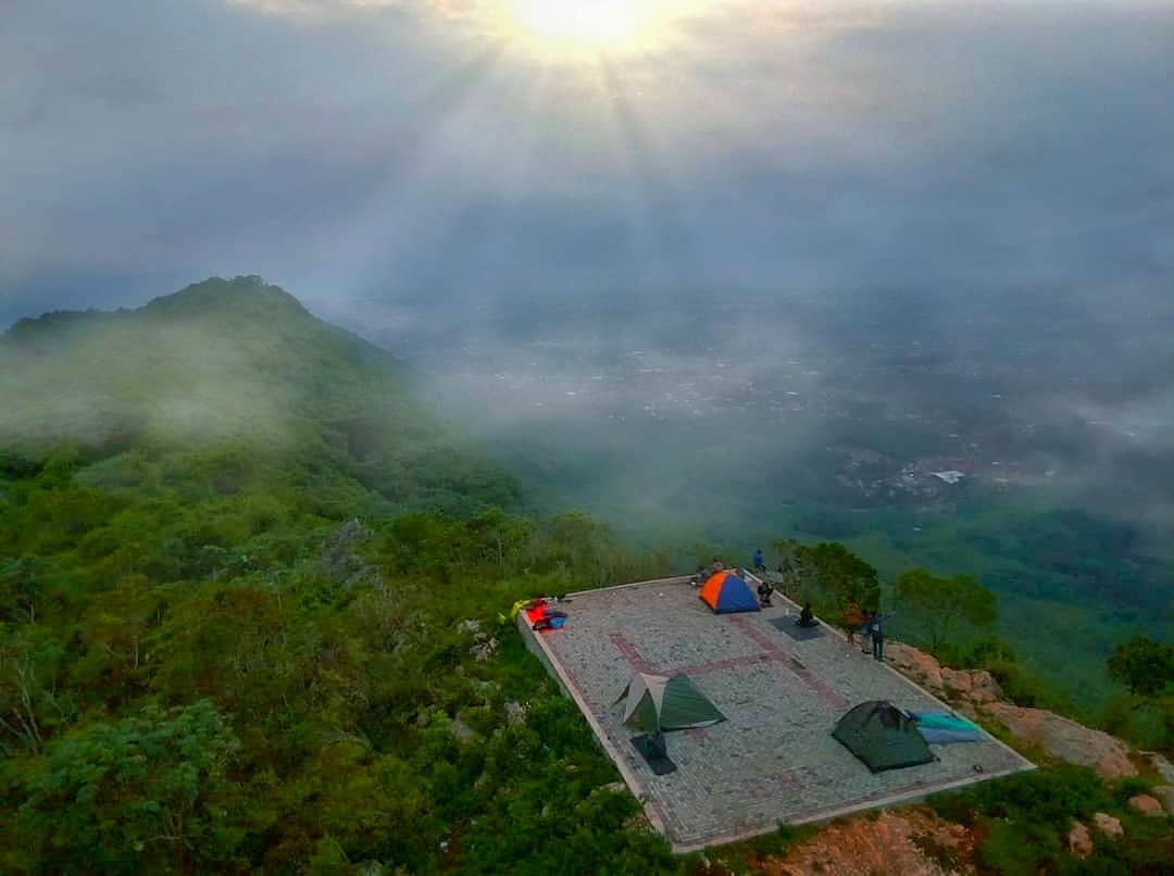 10 Daftar Pilihan Gunung di Sekitar Jakarta, Cocok Buat Kamu Yang Hobi Mendaki 7