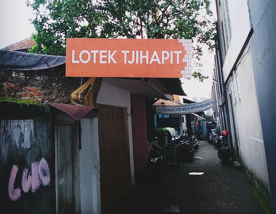 10 Lotek Terkenal Enak di Bandung, Kamu Wajib Mencicipinya 7