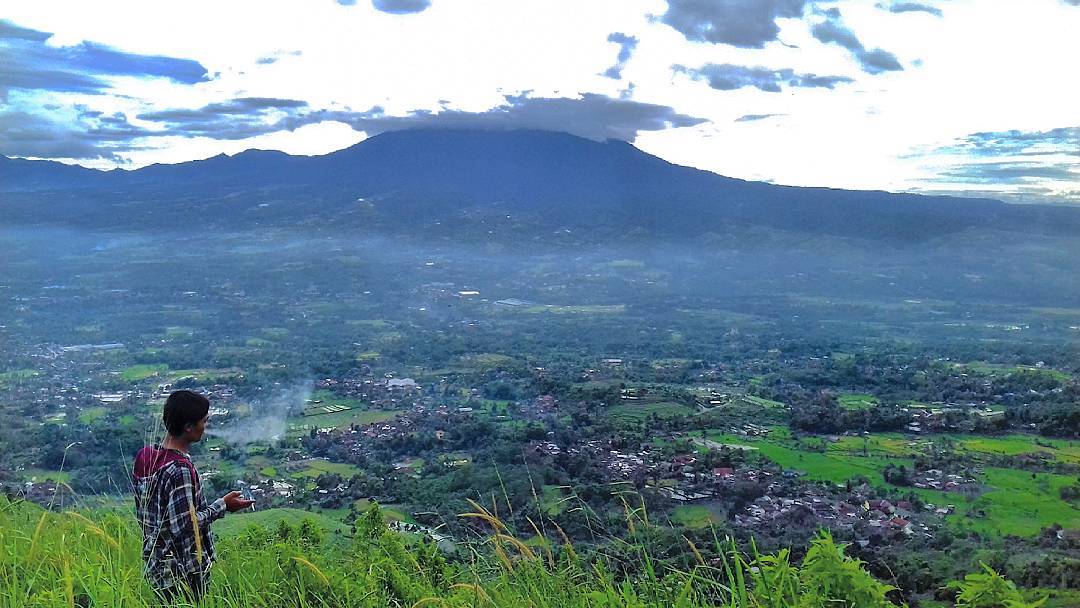 Suka Berpetualang? 10 Referensi Gunung di Daerah Bogor Ini Wajib Buat Kamu Sambangi 10