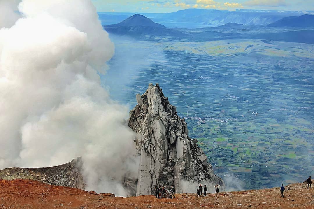 10 Rekomendasi Deretan Gunung di Daerah Sumatera Yang Cocok Buat Spot Pendakian Para Pecinta Alam 10