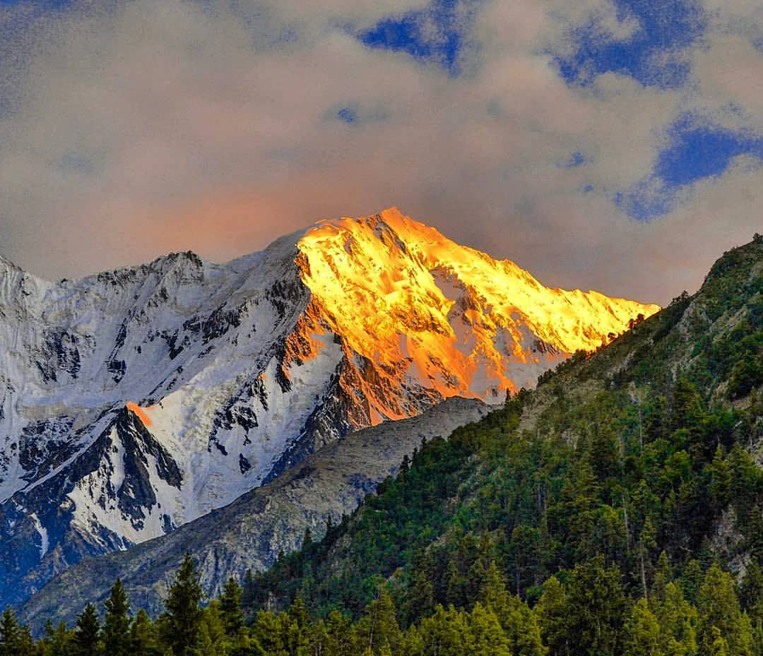 Bukan Hanya Everest, Ini 10 Rekomendasi Gunung Tertinggi di Dunia Yang Sangat Cantik 10