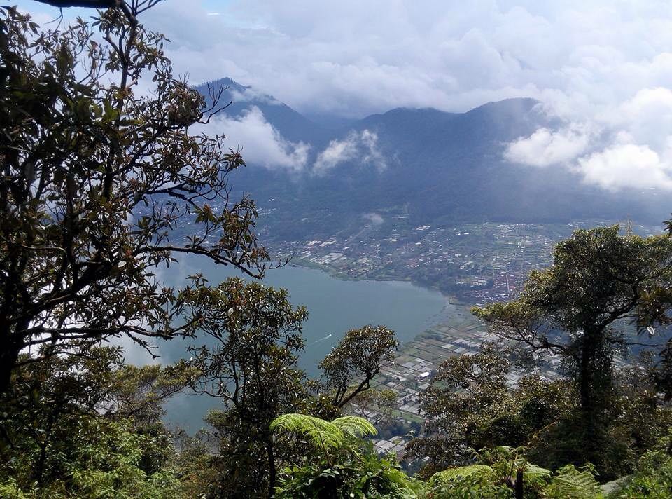 Hobi Mendaki? Ini Dia 10 Daftar Pilihan Gunung di Daerah Bali Yang Siap Memanjakanmu 10 Hobi Mendaki? Ini Dia 10 Daftar Pilihan Gunung di Daerah Bali Yang Siap Memanjakanmu 10