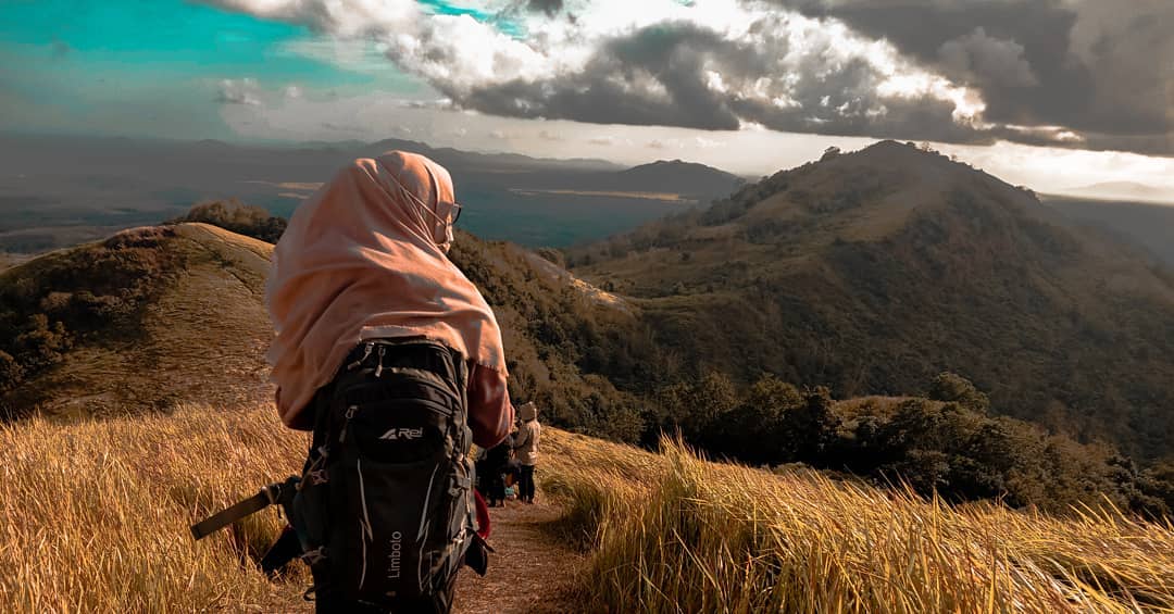 10 Daftar Pilihan Gunung di Daerah Kalimantan Yang Siap Memanjakan Mata Dengan Keindahannya 10 10 Daftar Pilihan Gunung di Daerah Kalimantan Yang Siap Memanjakan Mata Dengan Keindahannya 10