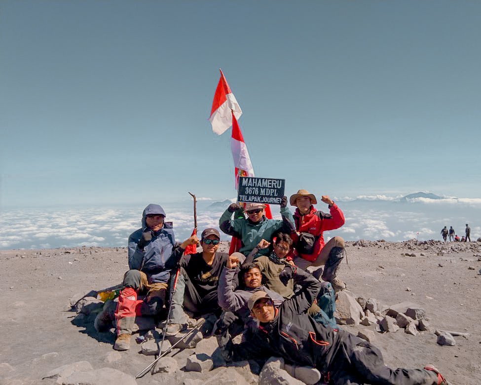 Mau Mendaki di Daerah Pulau Jawa, Ini Dia 10 Referensi Gunung Terbaik Untuk Kalian Kunjungi 1