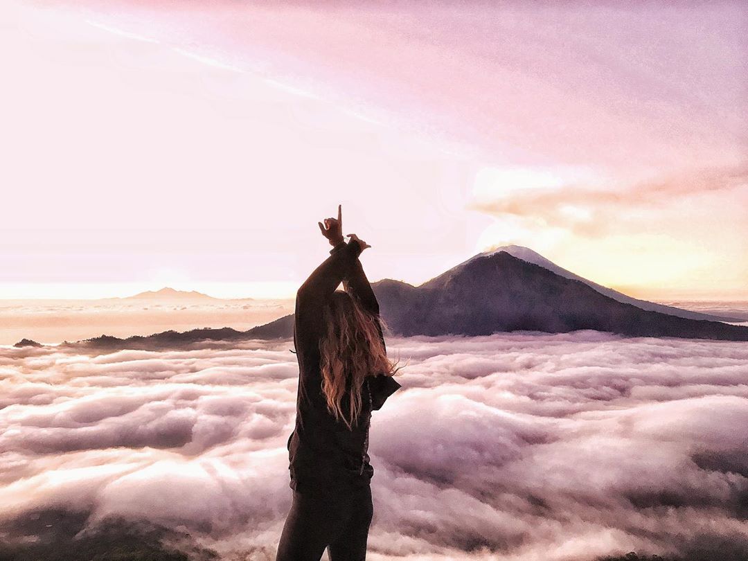 Hobi Mendaki? Ini Dia 10 Daftar Pilihan Gunung di Daerah Bali Yang Siap Memanjakanmu 1 Hobi Mendaki? Ini Dia 10 Daftar Pilihan Gunung di Daerah Bali Yang Siap Memanjakanmu 1