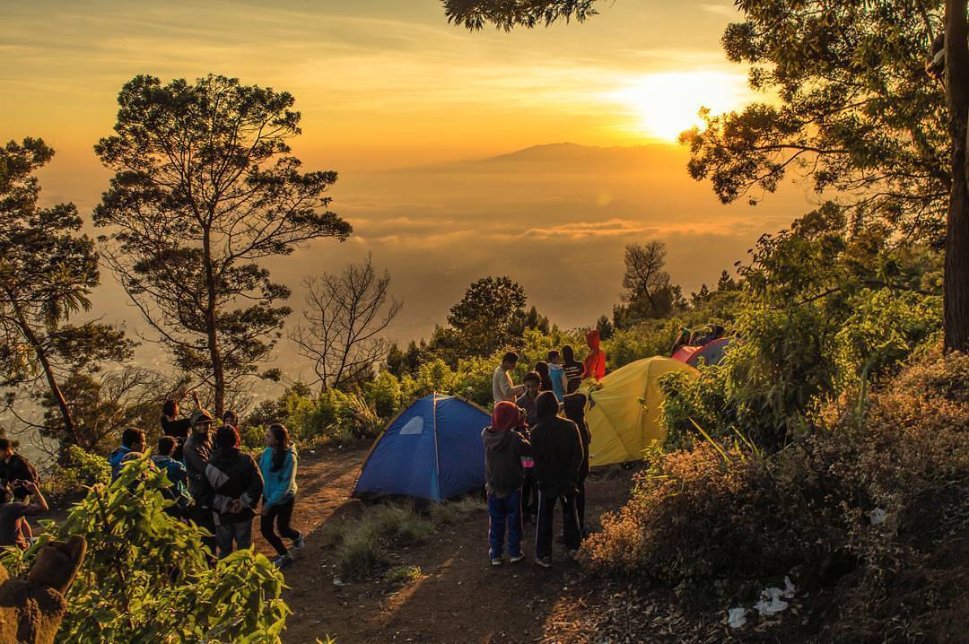 10 Rekomendasi Gunung Yang Bisa Didaki dan Memiliki Keindahan Luar Biasa Daerah Malang 2 10 Rekomendasi Gunung Yang Bisa Didaki dan Memiliki Keindahan Luar Biasa Daerah Malang 2